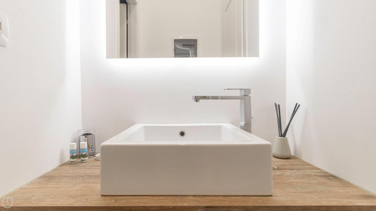 Italianway - Bandello 4&1 Apartment Milan Bagian luar foto